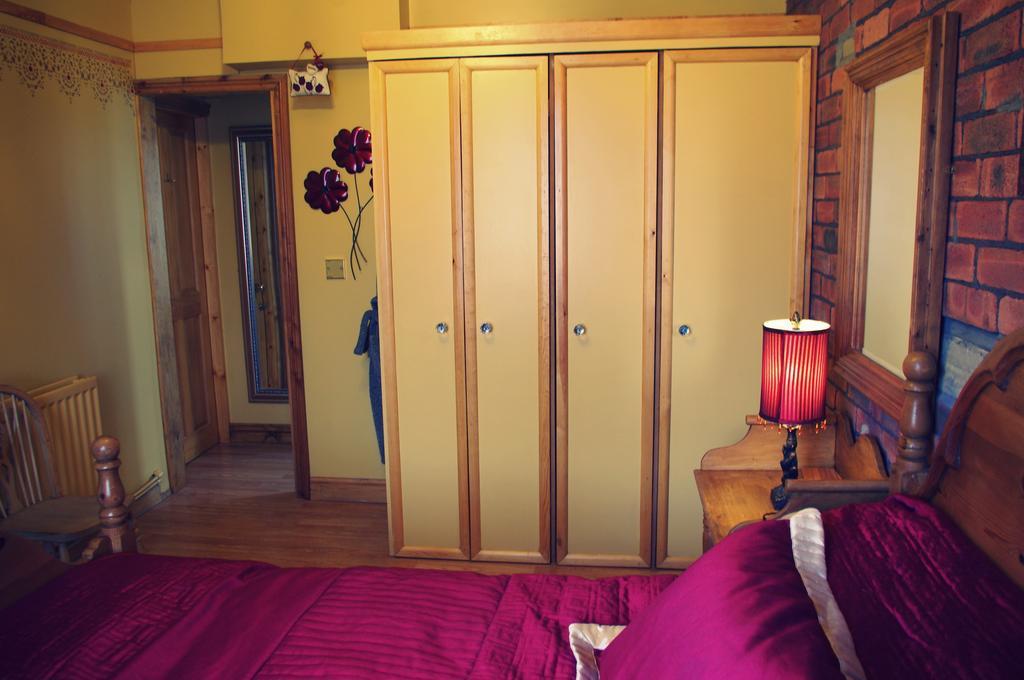 Crown House Suites Halifax Ruang foto