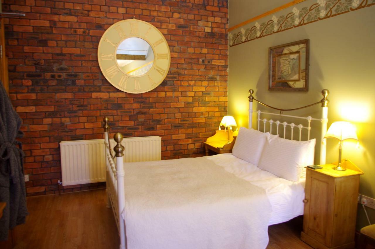 Crown House Suites Halifax Bagian luar foto